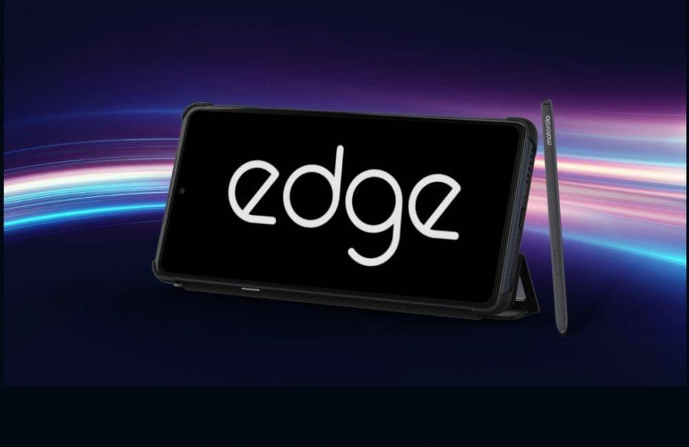 potret Motorola Edge 30 Pro dengan smart stylus (motorola.com)
