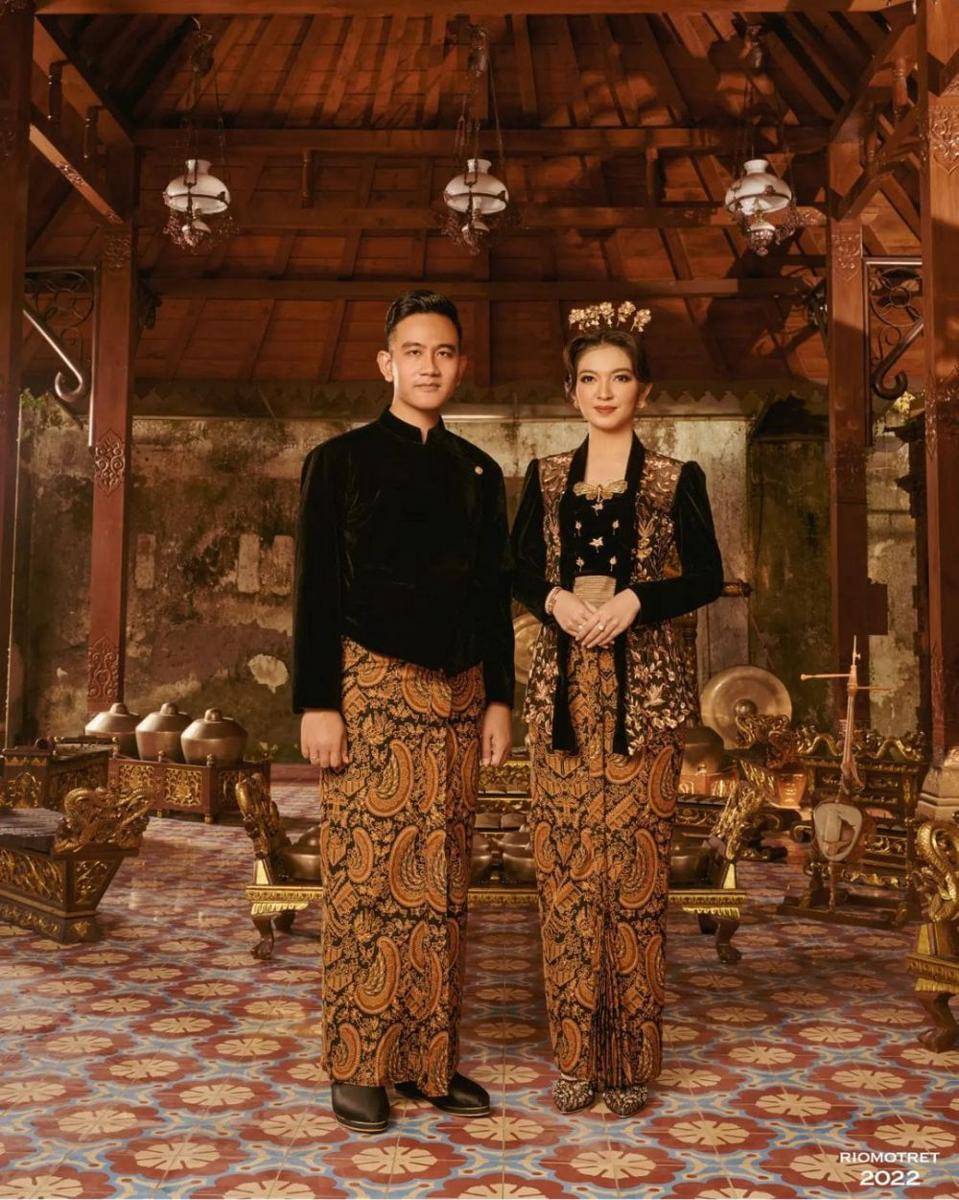 Foto keluarga Gibran Rakabuming dan Selvi. (ig/riomotret)