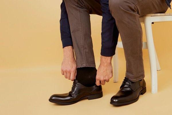 9 Rekomendasi Sepatu Pantofel Kulit Asli untuk Pria, Dijamin Awet!