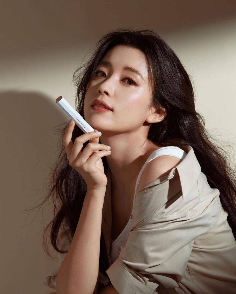 Han Hyo Joo (instagram.com/hanhyojoo222)