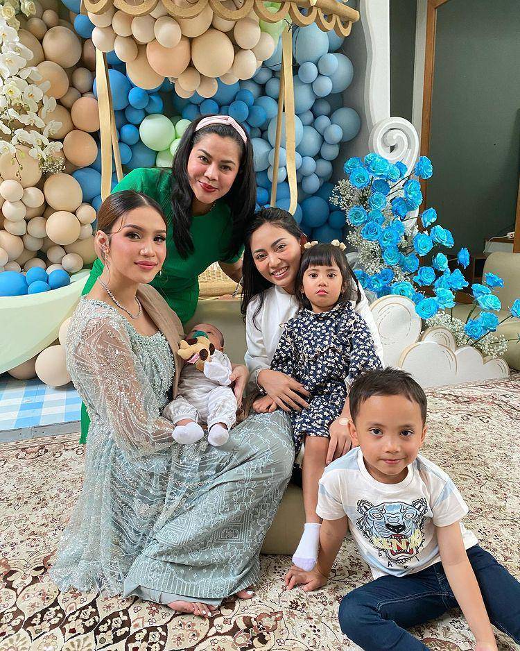Momen aqiqah putra Laras Syerenita (instagram.com/vienstasman)
