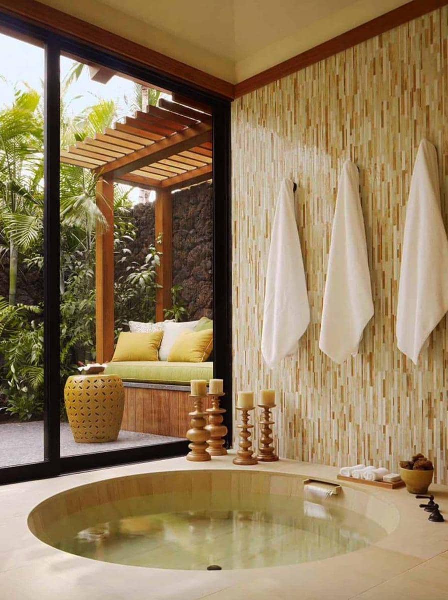 inspirasi kamar mandi bertema tropis (onekindesign.com)