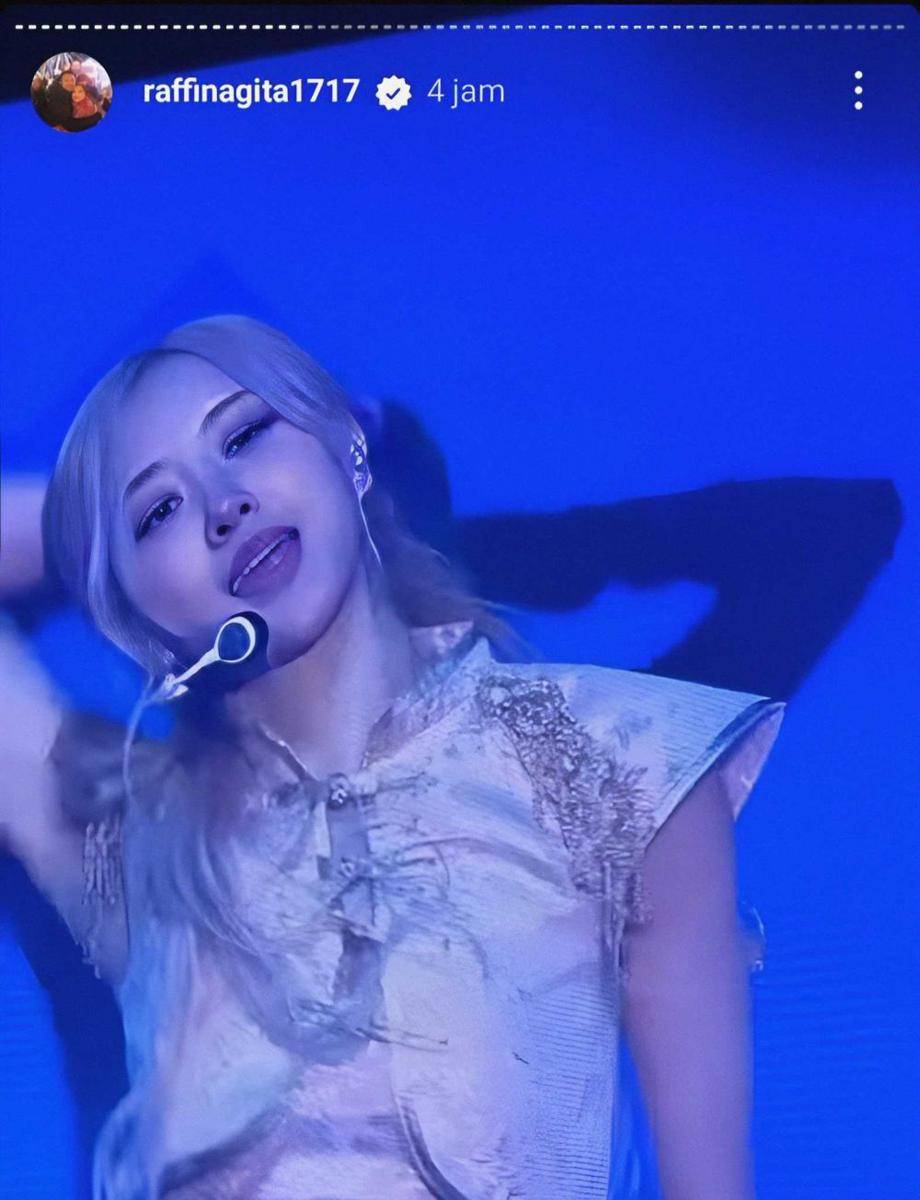 Nagita nonton BLACKPINK. (instagram.com/raffinagita1717)