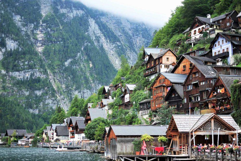 Ilustrasi rumah di Hallstatt (unsplash.com/rush_intime)