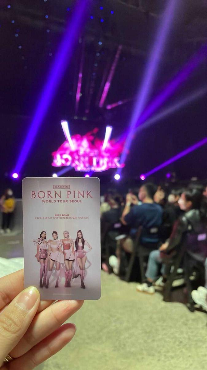 Nagita nonton BLACKPINK. (Instagram.com/raffinagita1717)