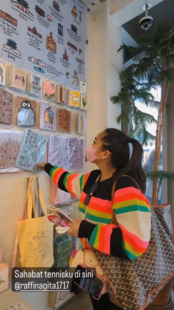 Nagita Slavina di Korea. (instagram.com/imanusman)