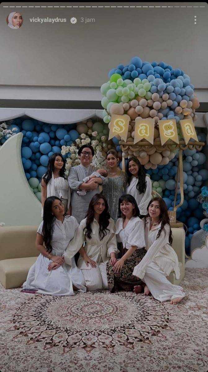 Momen aqiqah putra Laras Syerenita (instagram.com/vickyalaydrus)
