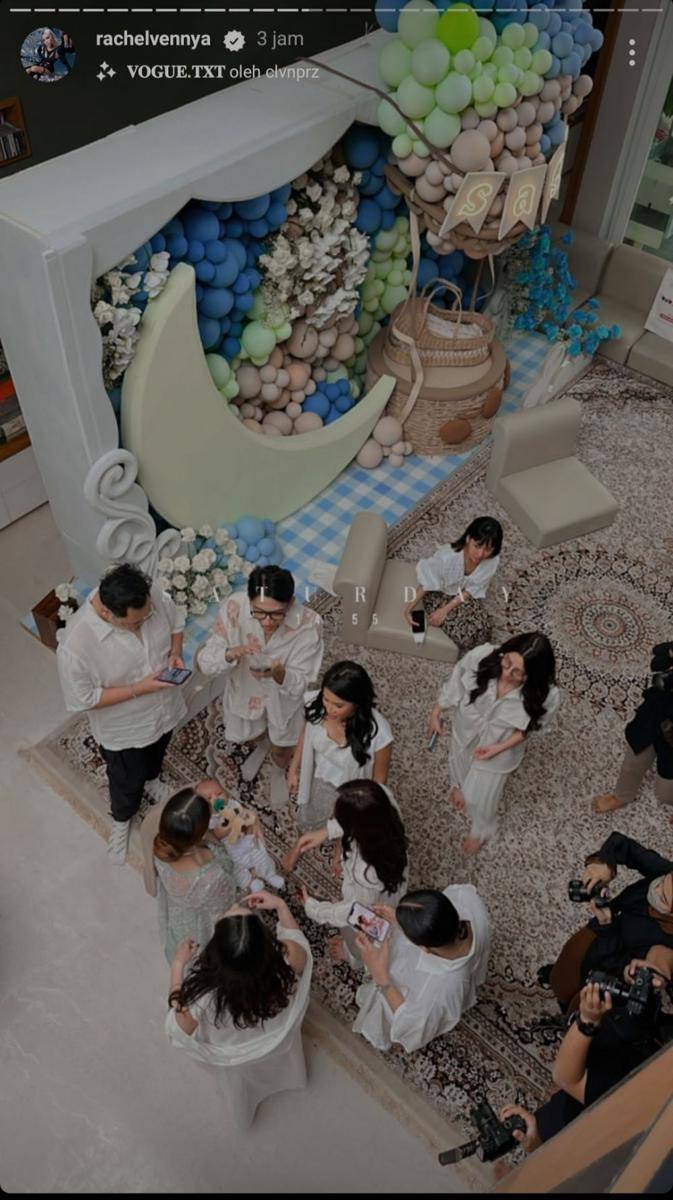 Momen aqiqah putra Laras Syerenita (instagram.com/rachelvennya)