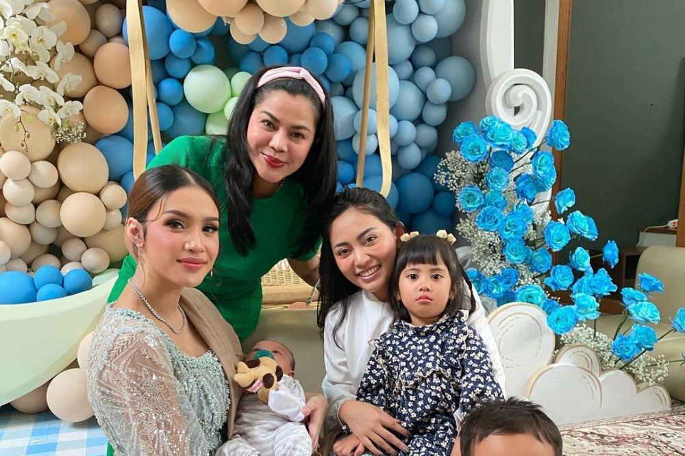 9 Momen Aqiqah Anak Selebgram Laras Syerinita, Dihadiri Para Sahabat