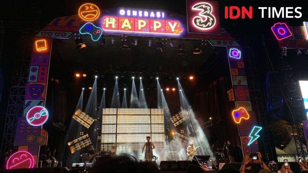 Stars and Rabbit tampil dalam Festival Generasi Happy di Makassar (IDN Times/Asri Muspita Sari)