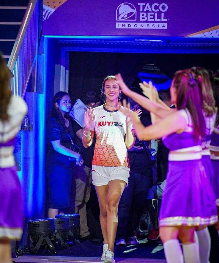 potret Anya Geraldine saat masuki lapangan olahraga (instagram.com/anyageraldine)