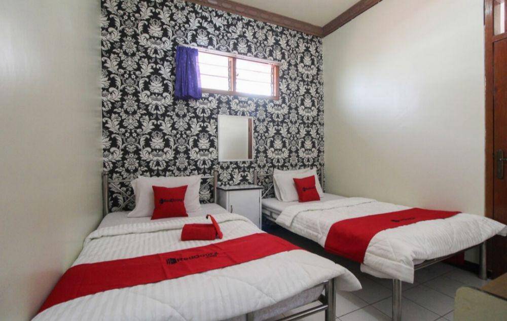 RedDoorz near Sarangan Lake (reddoorz.com)