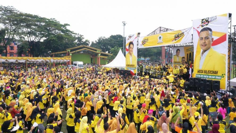 Ketua DPD Partai Golkar Sumatera Utara, Musa Rajekshah melepas 70 ribu peserta jalan sehat yang digelar oleh Partai Golkar di 32 kabupaten/kota di Sumut (Dok. IDN Times)