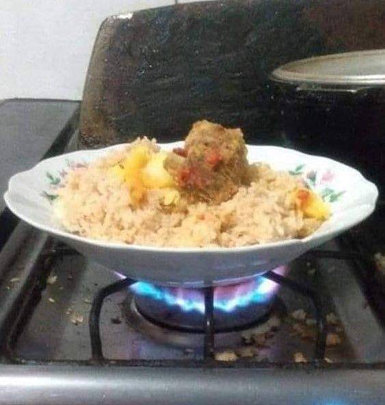 bapak-bapak ambil alih dapur (instagram.com/humorsantuy)