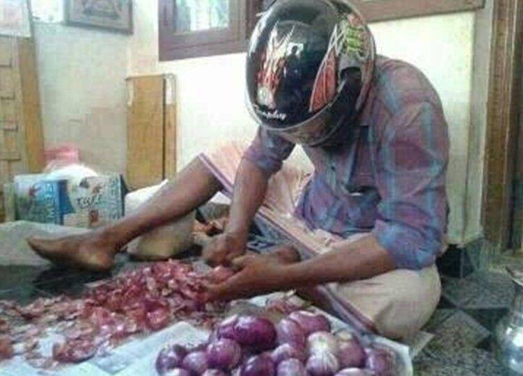 bapak-bapak ambil alih dapur (instagram.com/wkwkland_real)