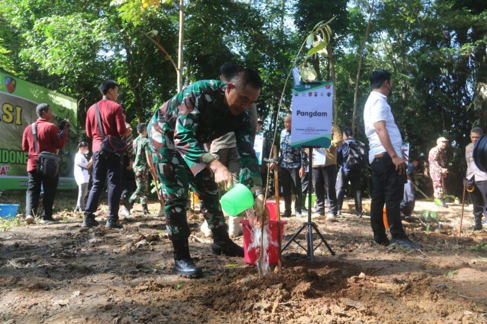 Kodam Mulawarman dan PSP Reklamasi Tahura Bukit Soeharto