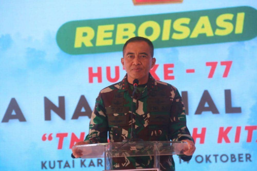 Panglima Kodam VI Mulawarman Mayor Jenderal TNI Tri Budi Utomo dalam sambutannya acara reklamasi di Bukit Soeharto Kutai Kartanegara, Jumat (14/10/2022). Foto Kodam Mulawarman
