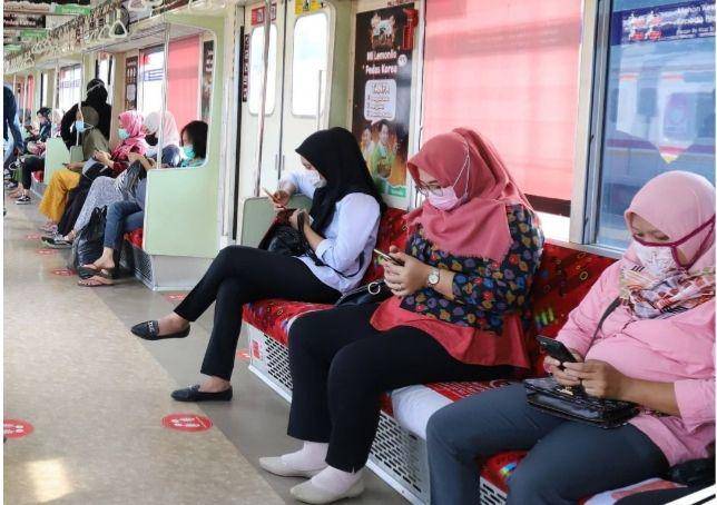 ilustrasi gerbong khusus perempuan (instagram.com/commuterline)