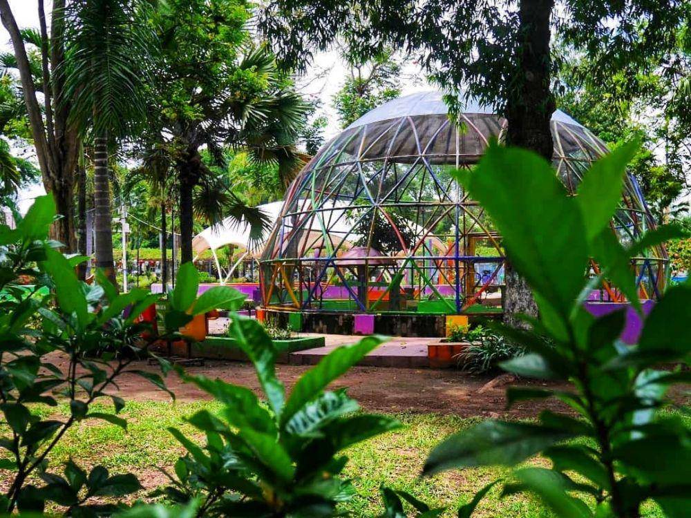 Taman Pintar dan Terbuka Hijau Alun-alun Madiun. (instagram.com/madiun_info)