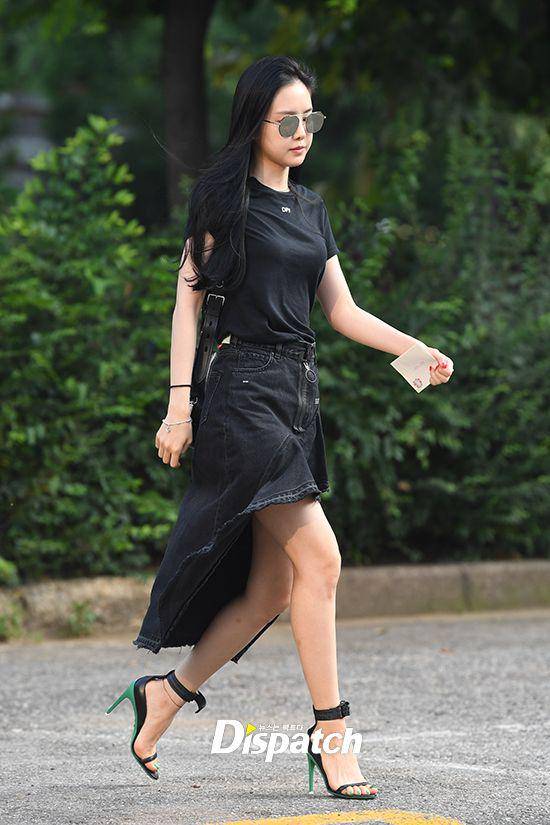 Son Naeun (dispatch.co.kr)