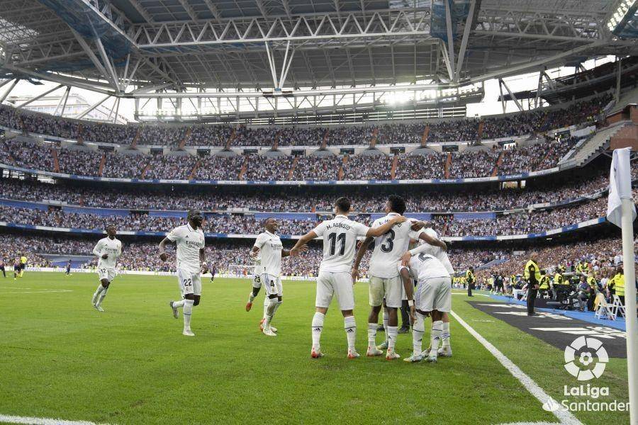 Selebrasi Real Madrid saat mencetak gol ke gawang Barcelona, Minggu (16/10/2022). (laliga.com).`