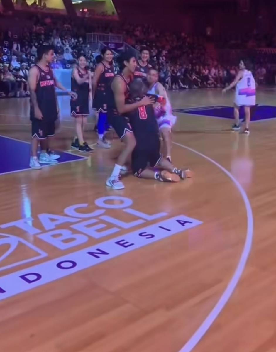 Gading dan Gisel di pertandingan basket (instagram.com/kuyentertainment)