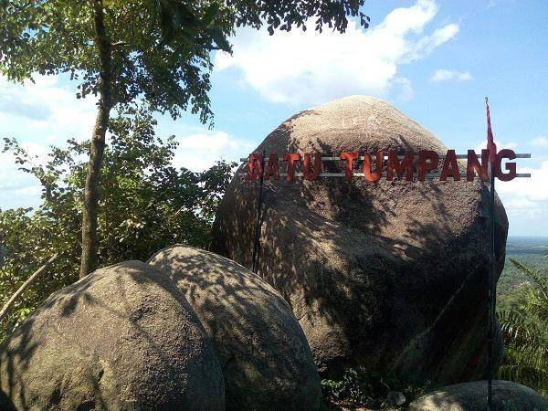 Bukit Batu Tumpang (google.com/maps/dedi suseno)