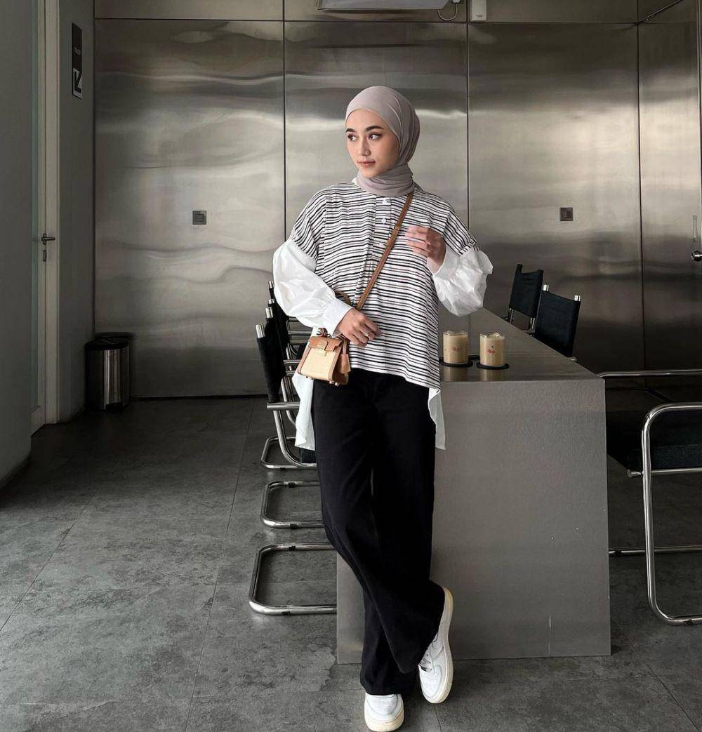 ide mix and match outfit warna hitam ala selebgram Irna Faradila (instagram.com/irnadila)