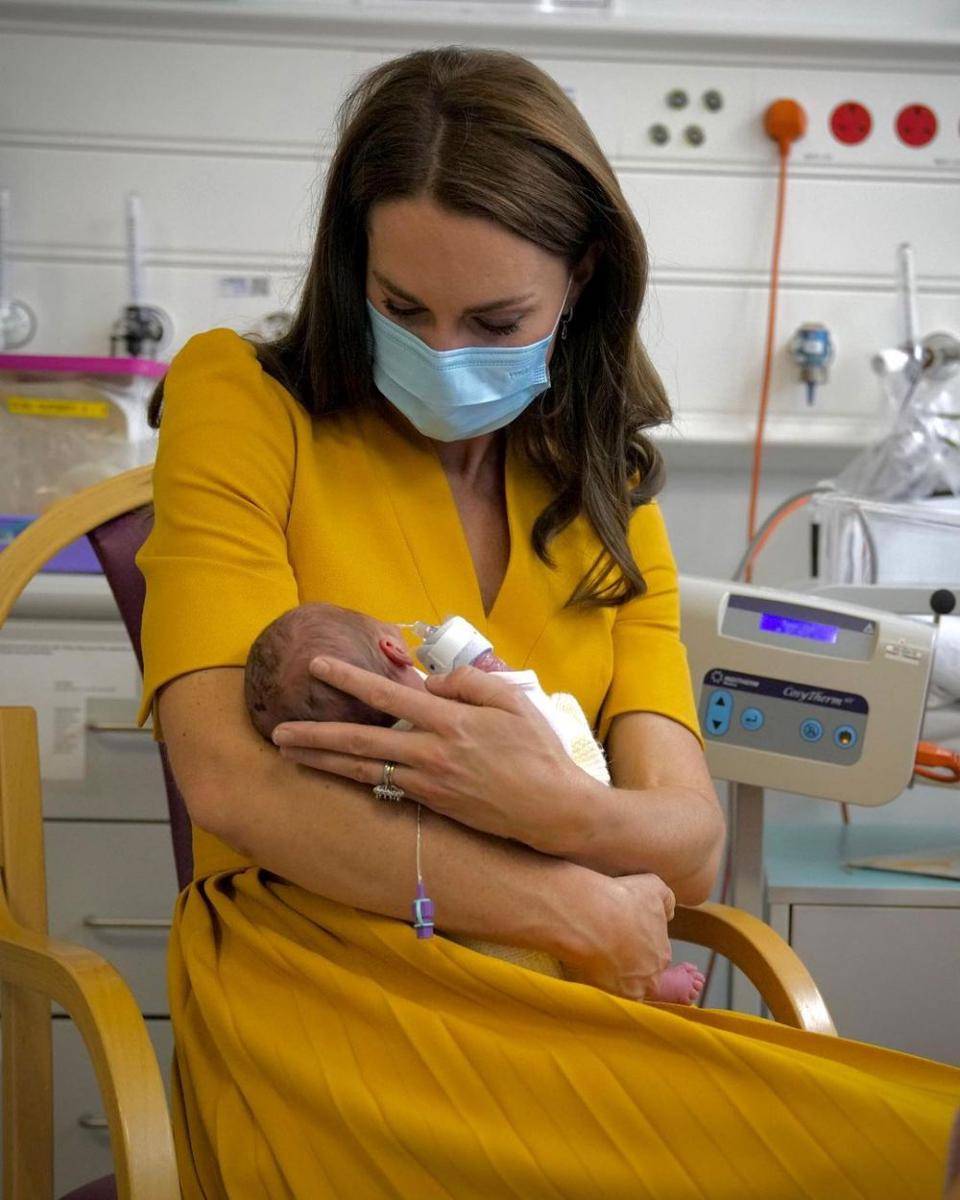 potret Kate Middleton saat bertugas (instagram.com/princeandprincessofwales)