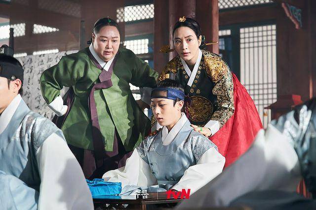 cuplikan drama The Quenn's Umbrella (instagram.com/tvn_drama)
