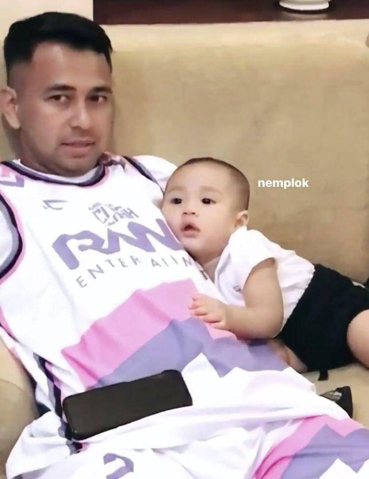 Rayyanza dan Rafathar dukung Raffi Ahmad (instagram.com/raffinagita1717)