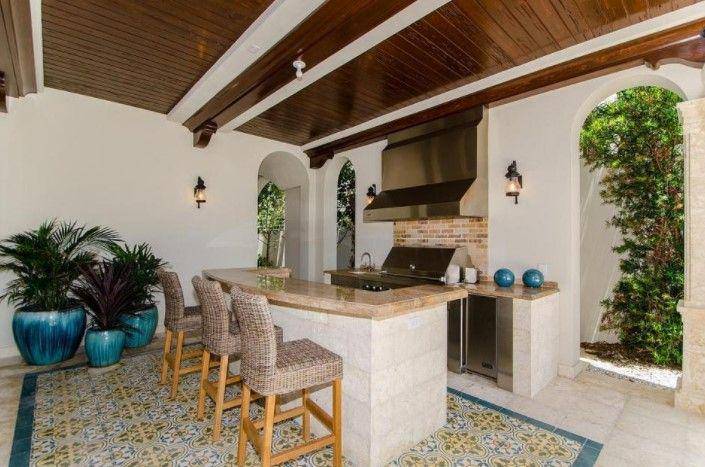 ide desain dapur kotor (HGTV via hicaps.com.ph)