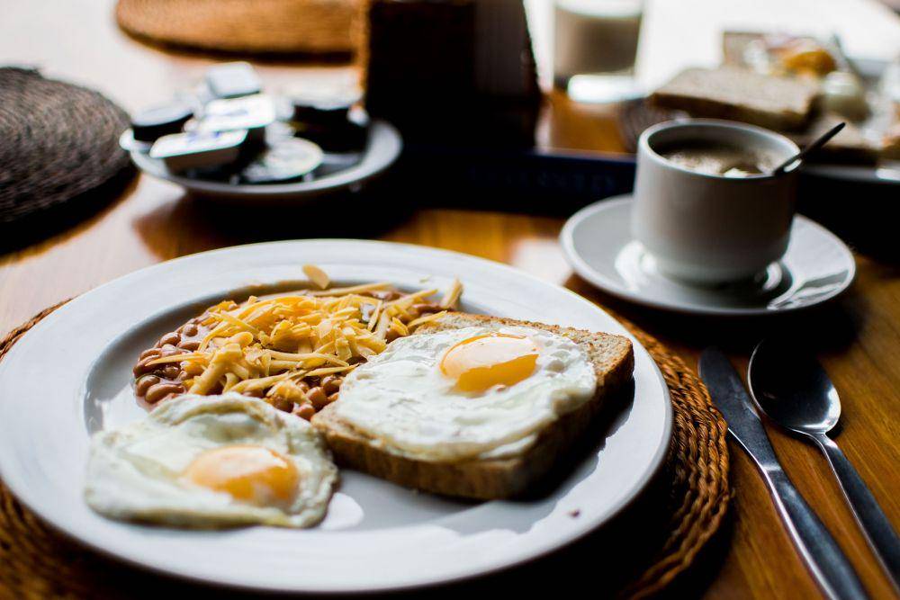 ilustrasi sarapan roti dan telur (pixabay.com/Pexels)