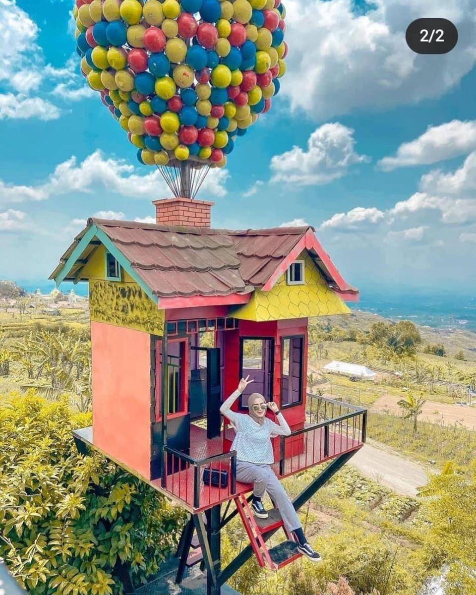 Potret salah satu spot foto di Pondok Cai Pinus, Kuningan (instagram.com/pondokcaipinusofficial)