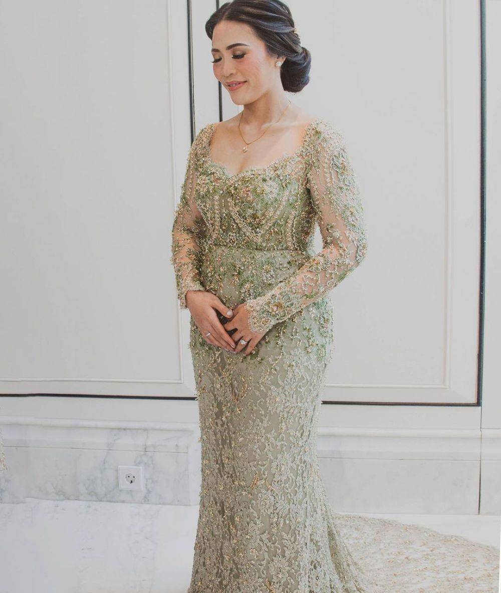 Dress rancangan Dewangga (instagram.com/dewangga__)