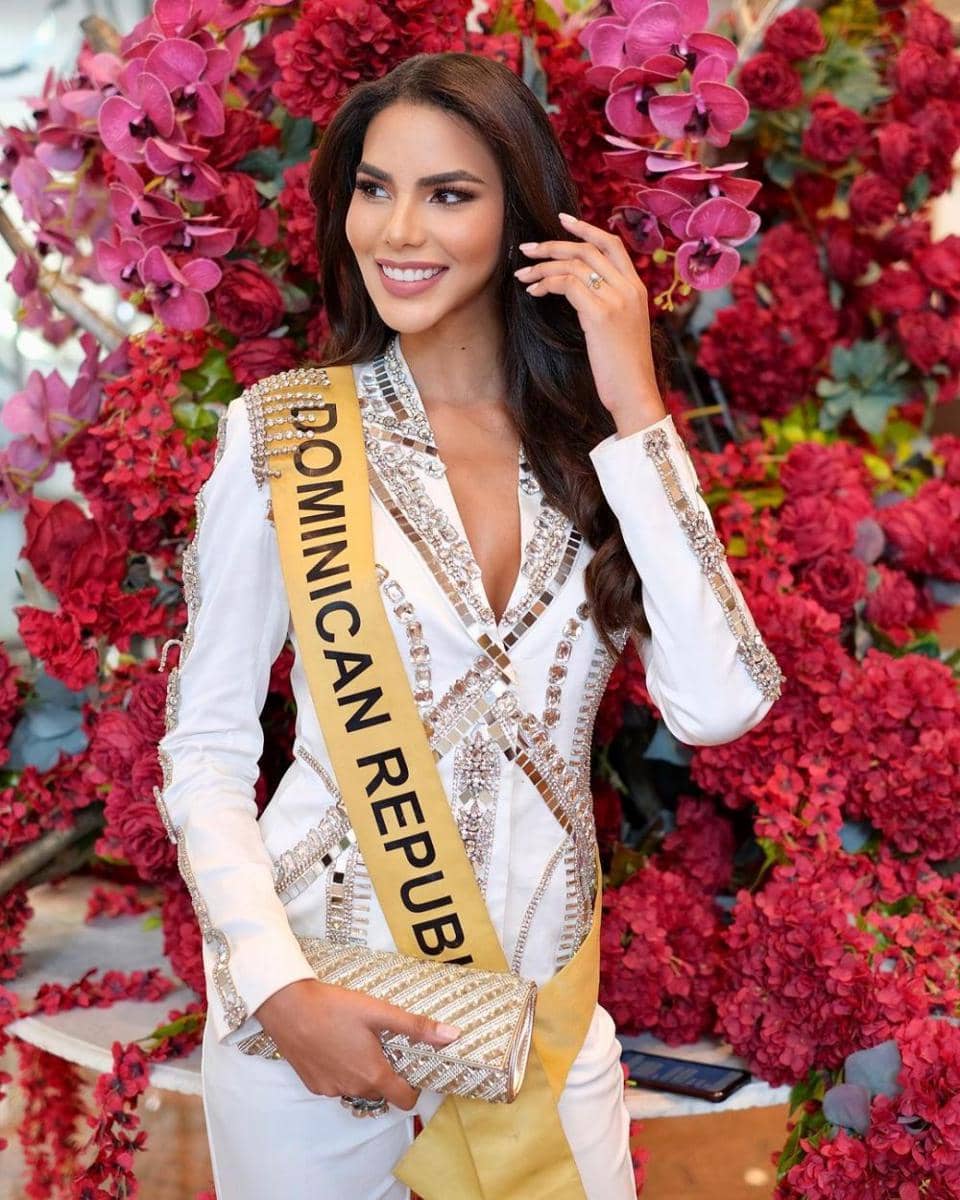 Potret Finalis Miss Grand International 2022 di Sesi Close Door Interview (Instagram.com/jearmanda)