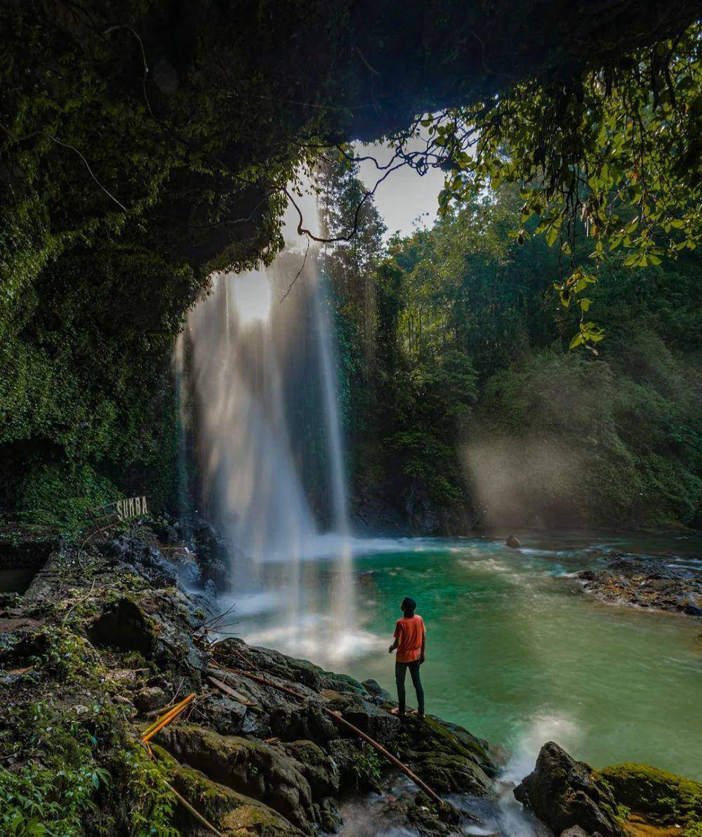 Curug Sumba (instagram.com/ocietatmaza)