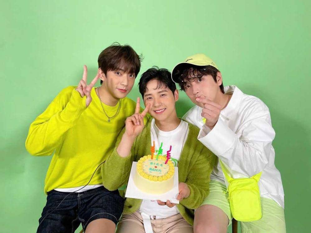 B1A4 (instagram.com/b1a4ganatanatda)