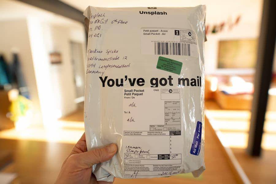 ilustrasi paket (unsplash.com/Markus Spiske)