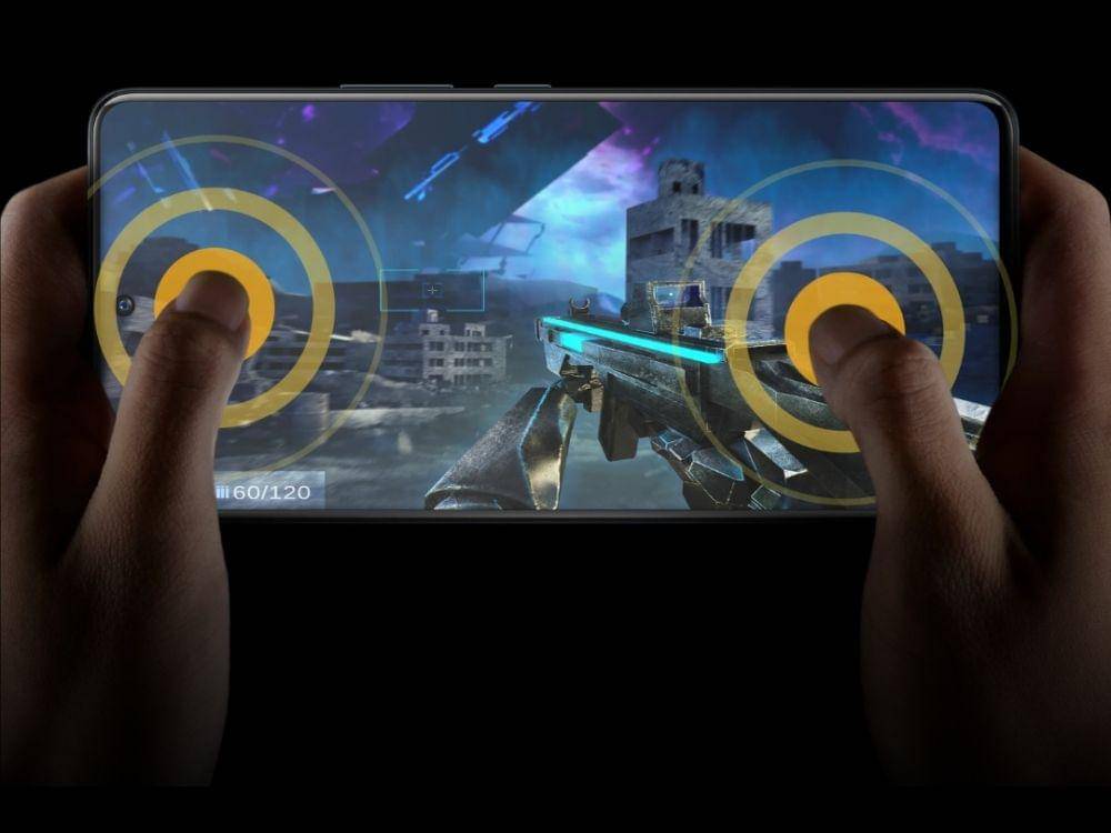 ilustrasi bermain game di iQOO 9 SE (iqoo.com)
