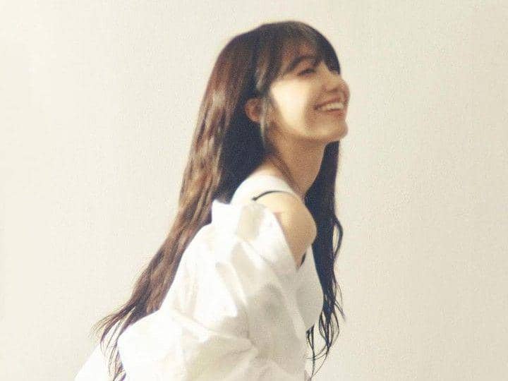potret Jung Eunji untuk remake album Log (instagram.com/official.apink2011)