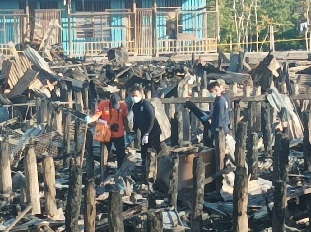 Suasana olah TKP tim Puslabfor Polda Papua dan Inavis Polres Asmat, IDN Times/ Istimewa