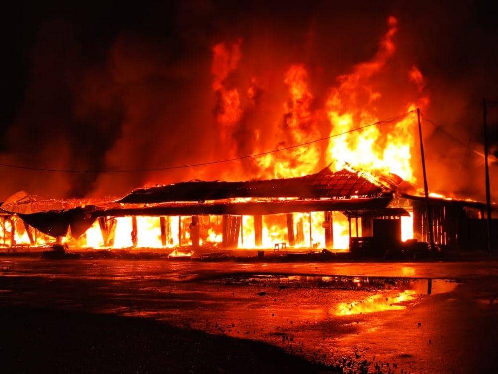 Belasan kios dan rumah yang terbakar, IDN Times/ Istimewa