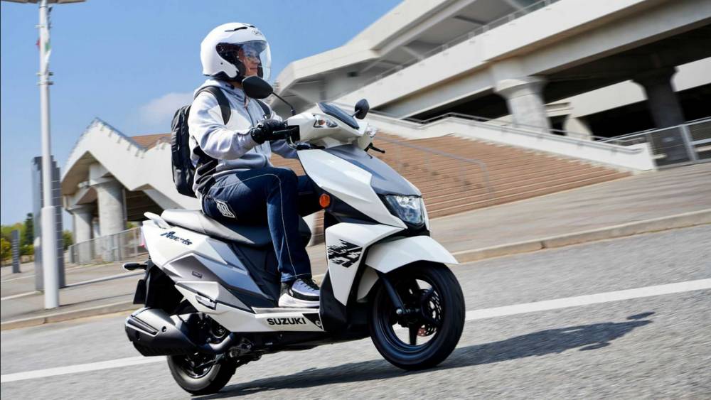 Suzuki Avenis 125 meluncur 2023 (rideapart.com)