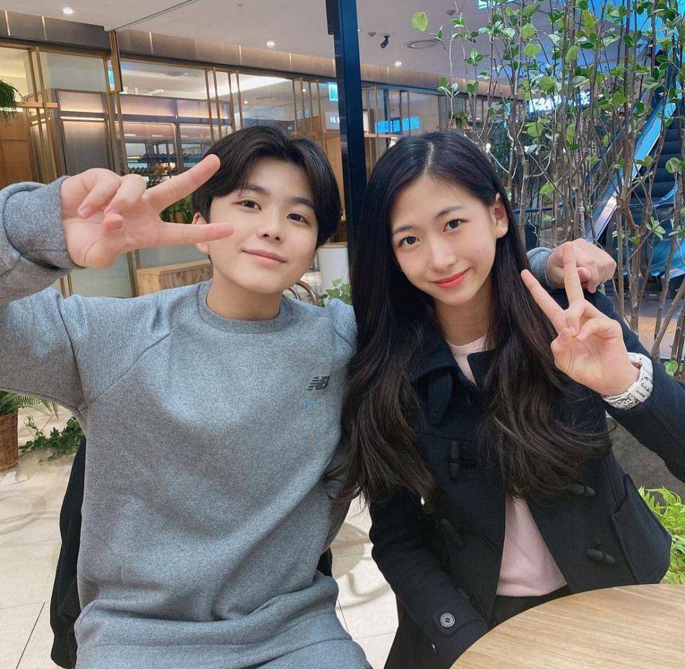 Park Min Ha dan Moon Mason (instagram.com/minha_gwen)