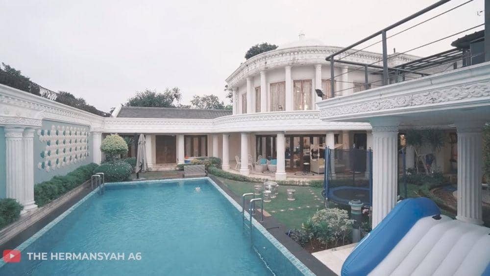 rumah Ashanty direnovasi (youtube.com/the hermansyah a6)