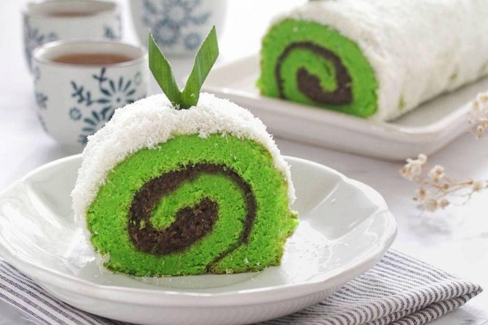 Resep Kue Putu Ayu Roll Cake yang Anti Gagal, Rasanya Makin Spesial!
