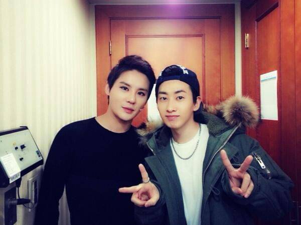 Eunhyuk Super Junior dan Junsu JYJ (twitter.com/1215thexiahtic)