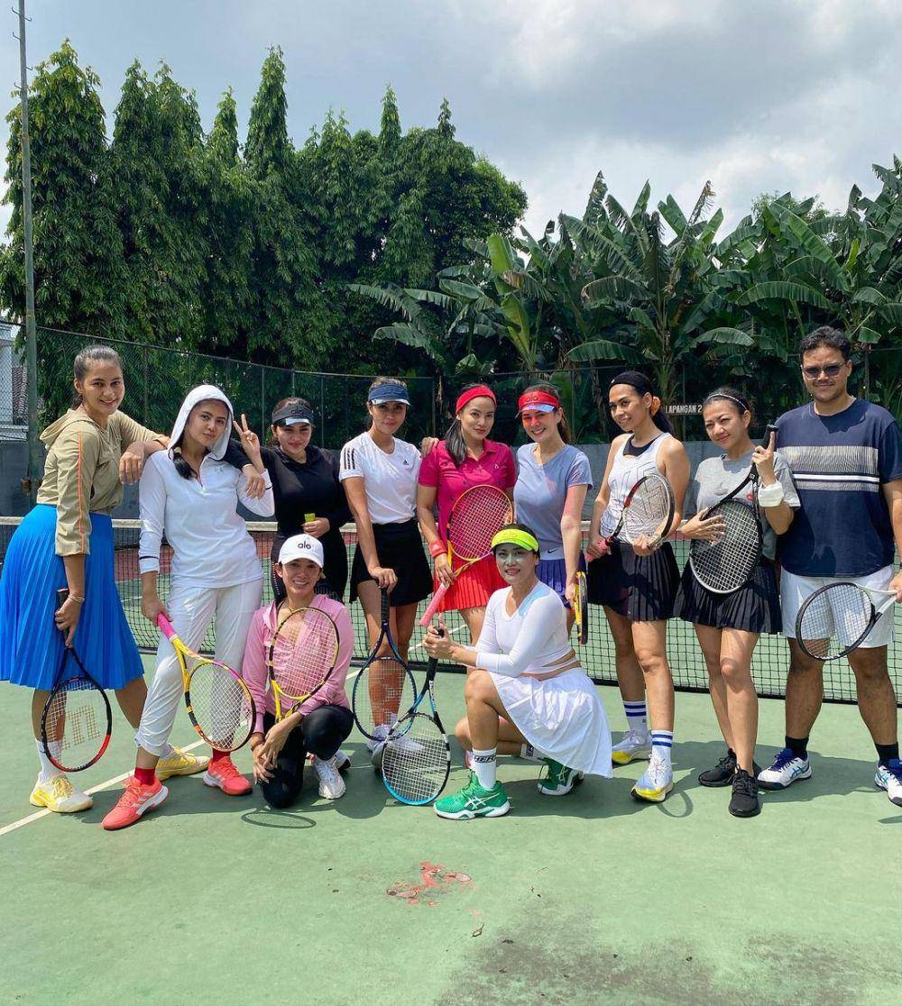 potret Ussy Sulistiawaty dan sahabat (instagram.com/ussypratama)