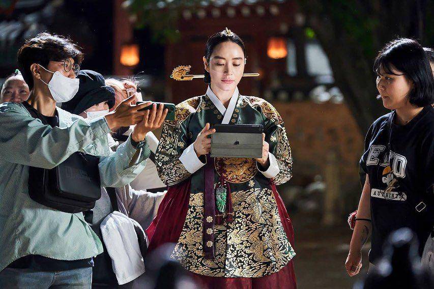 Di balik layar The Quenn's Umbrella (instagram.com/hs_kim_95)